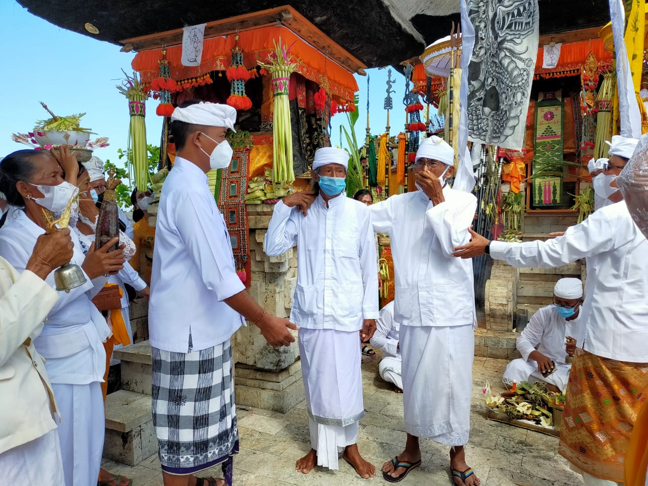 Bertepatan dengan Anggarakasih Medangsia, piodalan di Pura Luhur Uluwatu berlangsung hingga Jumat 7 Mei 2021